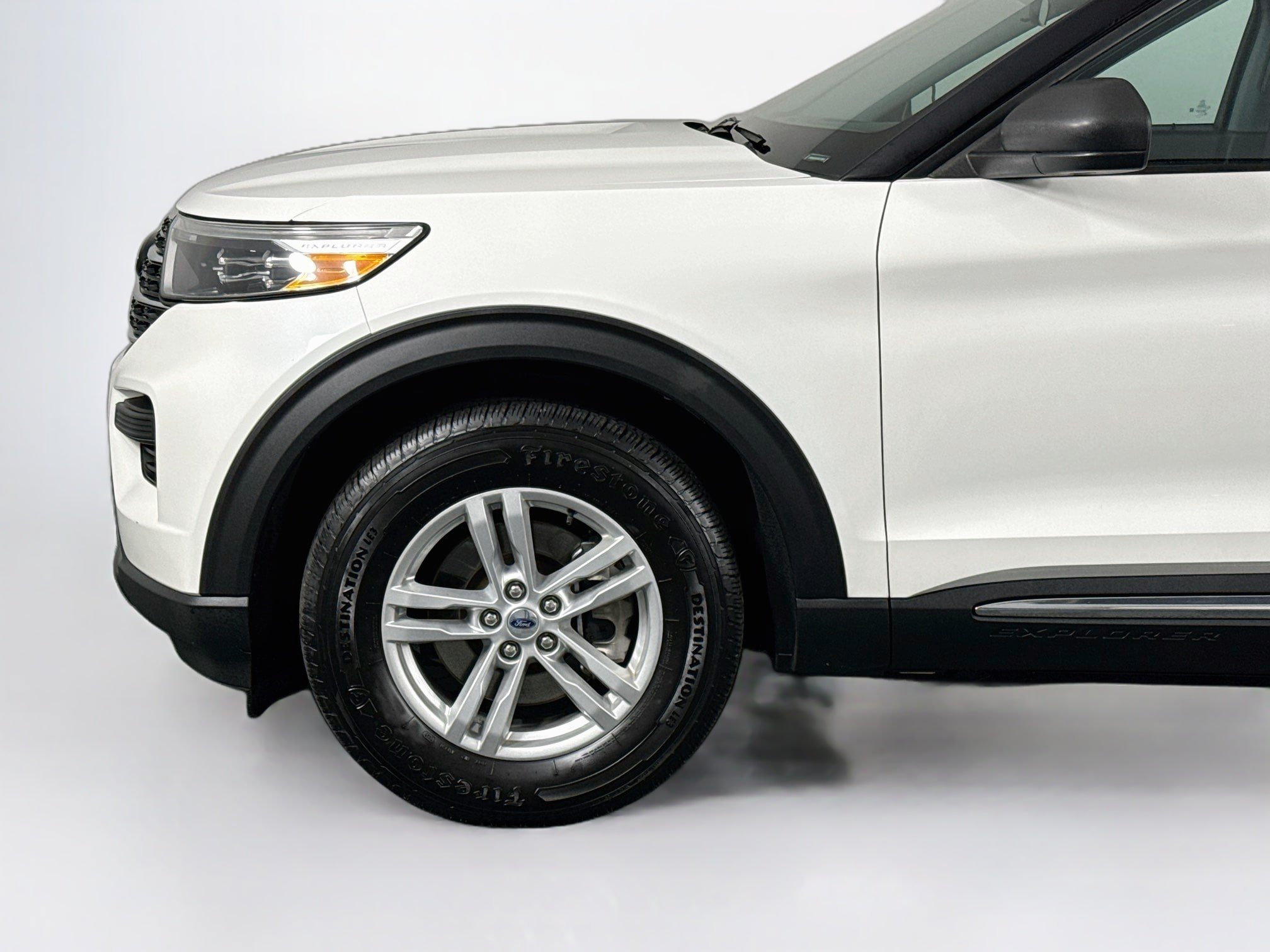 Used 2023 Ford Explorer XLT AWD/4WD image 43