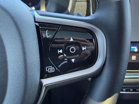 Certified 2025 Volvo XC90 B6 Plus image 20