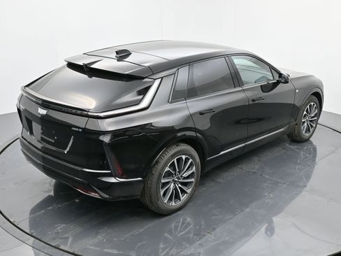 New 2025 Cadillac Lyriq Sport RWD image 27