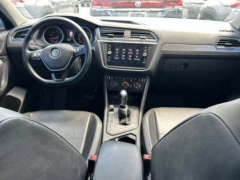 Used 2018 Volkswagen Tiguan SE FWD image 10