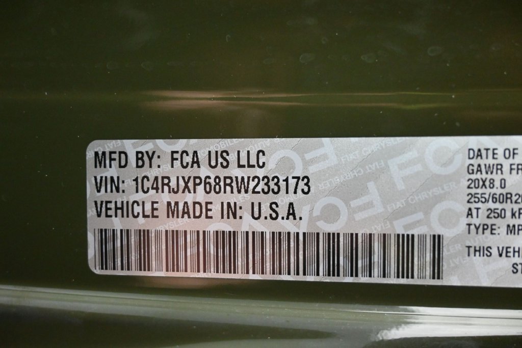Used 2024 Jeep Wrangler Unlimited Sahara AWD/4WD image 9