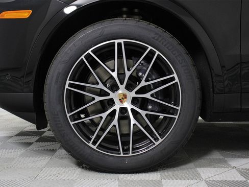 New 2026 Porsche Cayenne image 16