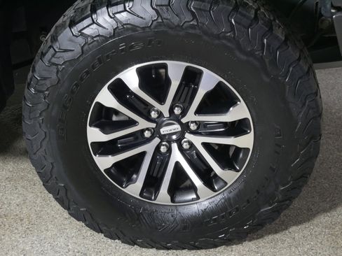 Used 2019 Ford F150 Raptor w/ Equipment Group 802A Luxury image 15