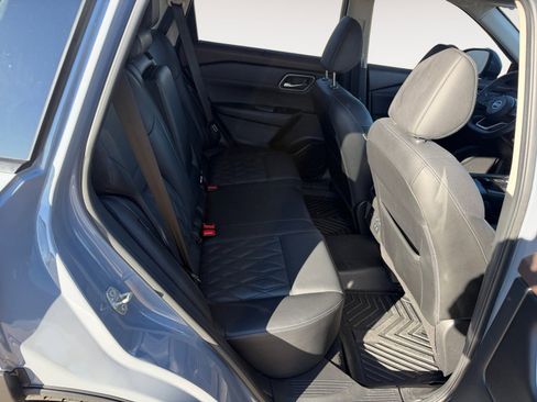 Used 2021 Nissan Rogue Platinum image 13