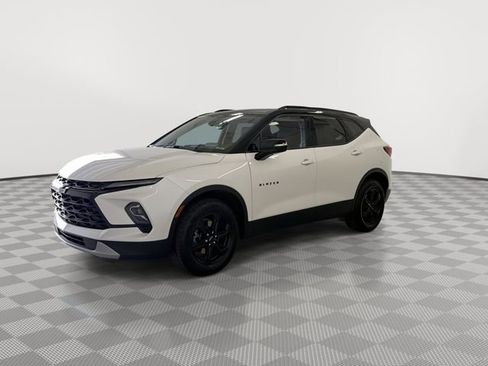 Certified 2024 Chevrolet Blazer LT w/ Midnight/Sport Edition FWD image 6