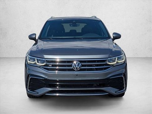 Used 2022 Volkswagen Tiguan SEL R-Line image 2