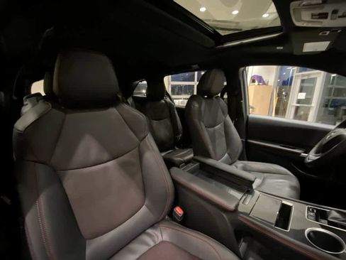 Certified 2025 Toyota Sienna XSE image 28