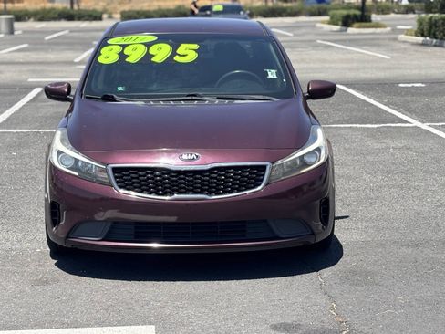 Used 2017 Kia Forte LX FWD image 2