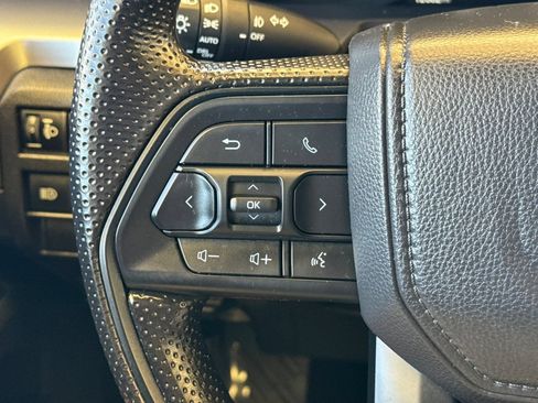 Used 2025 Toyota Tacoma SR5 AWD/4WD image 27