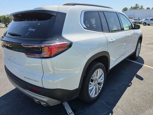 Used 2026 GMC Acadia Elevation w/ Elevation Premium Package FWD image 12