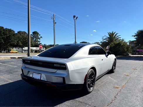Used 2025 Dodge Charger R/T w/ Sun & Sound Package image 27