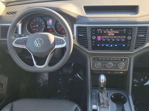Used 2021 Volkswagen Atlas SE image 18