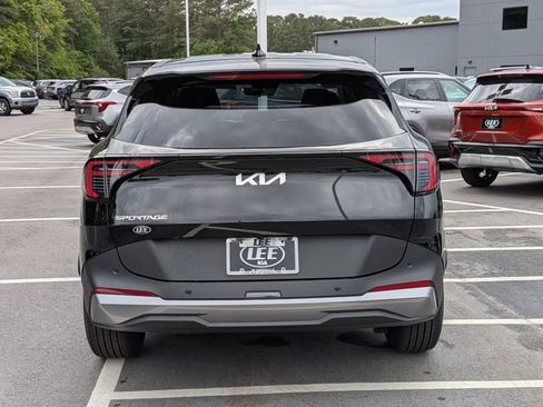 New 2026 Kia Sportage EX FWD image 4