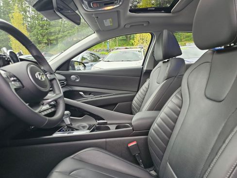 Used 2023 Hyundai Elantra Limited FWD image 22