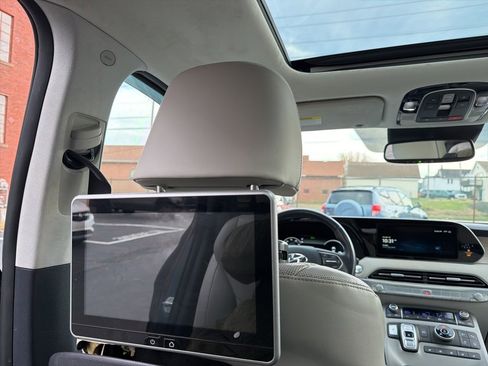 Used 2022 Hyundai Palisade Calligraphy image 23