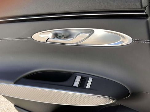 Used 2025 Genesis GV70 3.5T Sport image 25