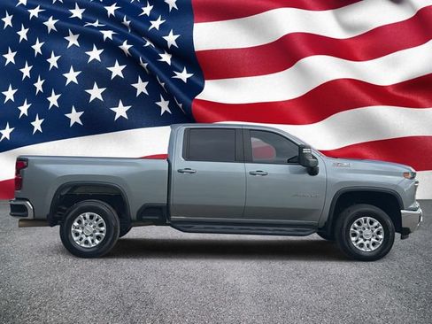 Used 2024 Chevrolet Silverado 2500 LT w/ Convenience Package AWD/4WD image 4