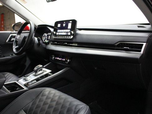 Used 2025 Mitsubishi Outlander SEL image 21