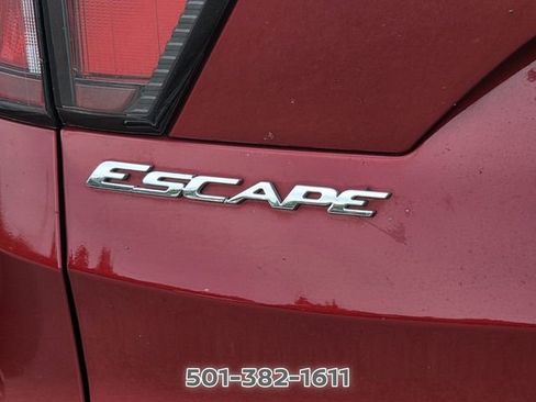 Used 2018 Ford Escape SE w/ SE Sport Appearance Package AWD/4WD image 4