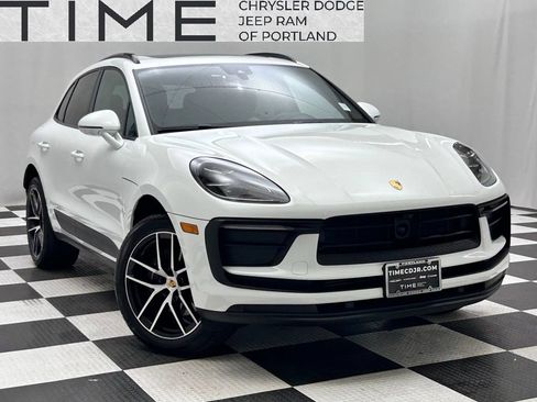 Used 2024 Porsche Macan AWD/4WD image 1