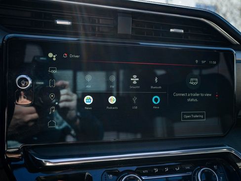 Used 2025 GMC Sierra 3500 Denali w/ Denali Reserve Package image 32