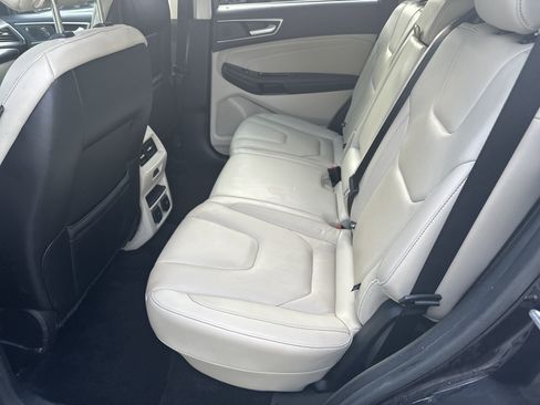 Used 2019 Ford Edge Titanium w/ Equipment Group 301A image 19