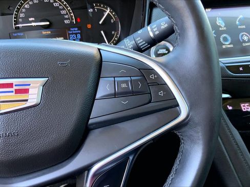 Used 2018 Cadillac XT5 Luxury w/ Driver Awareness Package FWD image 25