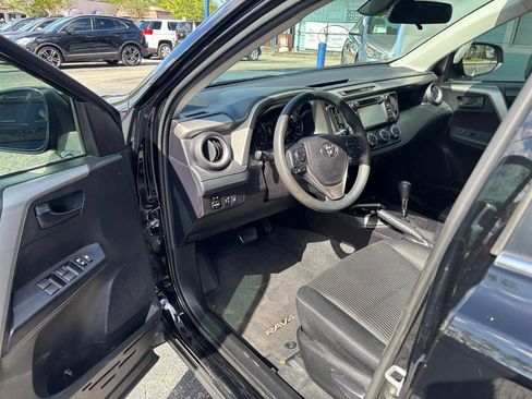 Used 2017 Toyota RAV4 LE image 9