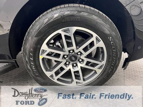 New 2025 Ford Expedition Active image 15