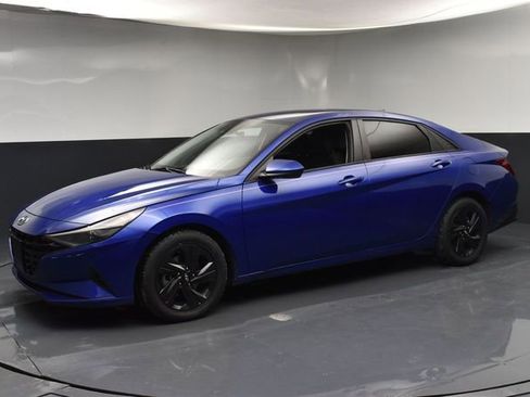 Used 2021 Hyundai Elantra SEL w/ Convenience Package image 4