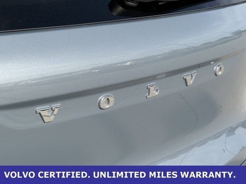Certified 2023 Volvo XC40 B4 Plus image 7