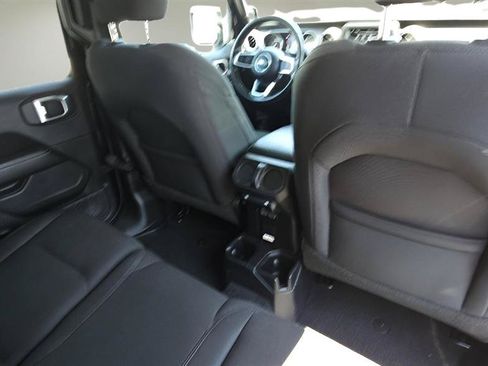 Used 2021 Jeep Wrangler Unlimited Sahara AWD/4WD image 30