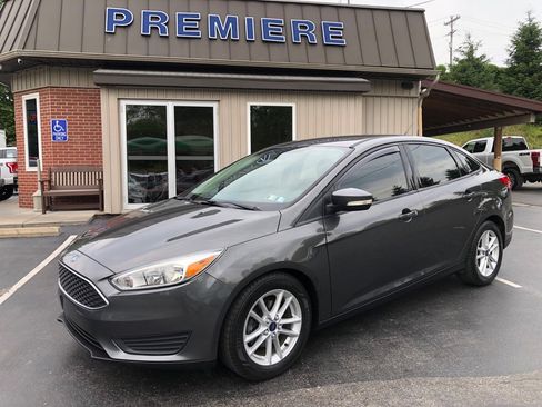 Used 2015 Ford Focus SE FWD image 10