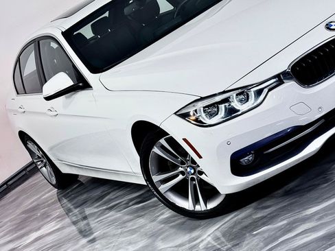 Used 2017 BMW 330i xDrive Sedan AWD/4WD image 3