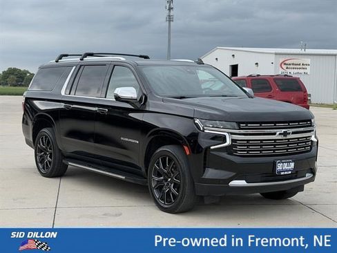 Used 2021 Chevrolet Suburban Premier w/ Premium Package AWD/4WD image 2