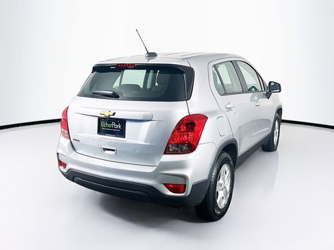 Used 2020 Chevrolet Trax LS FWD image 9