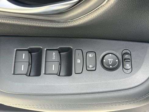 Certified 2026 Honda HR-V LX image 14