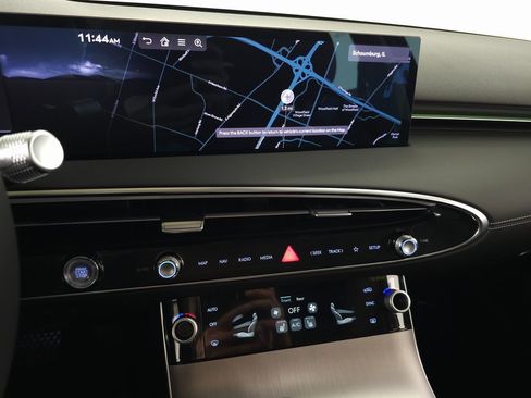 Used 2026 Genesis GV70 2.5T Select image 16