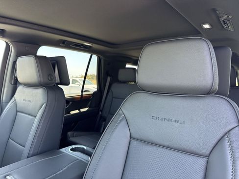 New 2026 GMC Yukon Denali w/ Denali Reserve Package AWD/4WD image 22