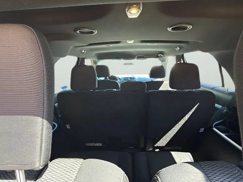 Used 2016 Ford Explorer XLT AWD/4WD image 11