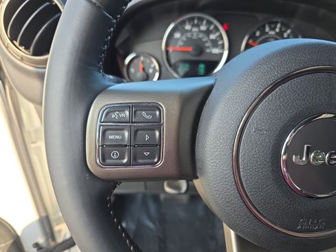Used 2018 Jeep Wrangler Unlimited Sport AWD/4WD image 14
