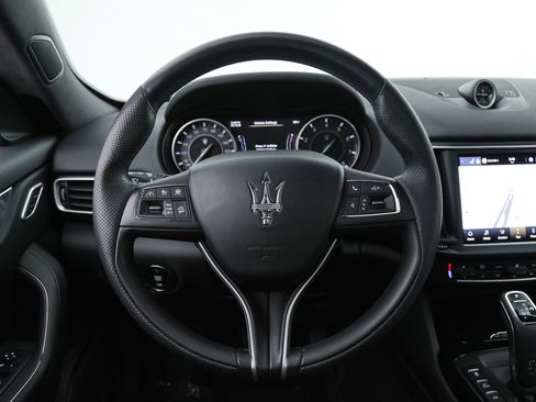 Certified 2023 Maserati Levante GT AWD/4WD image 18