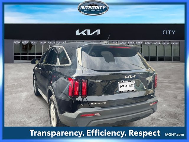 Used 2023 Kia Sorento LX AWD/4WD image 5
