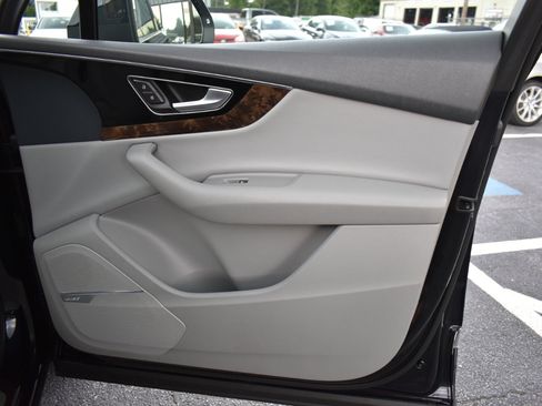 Used 2018 Audi Q7 3.0T Prestige w/ Prestige Package image 38