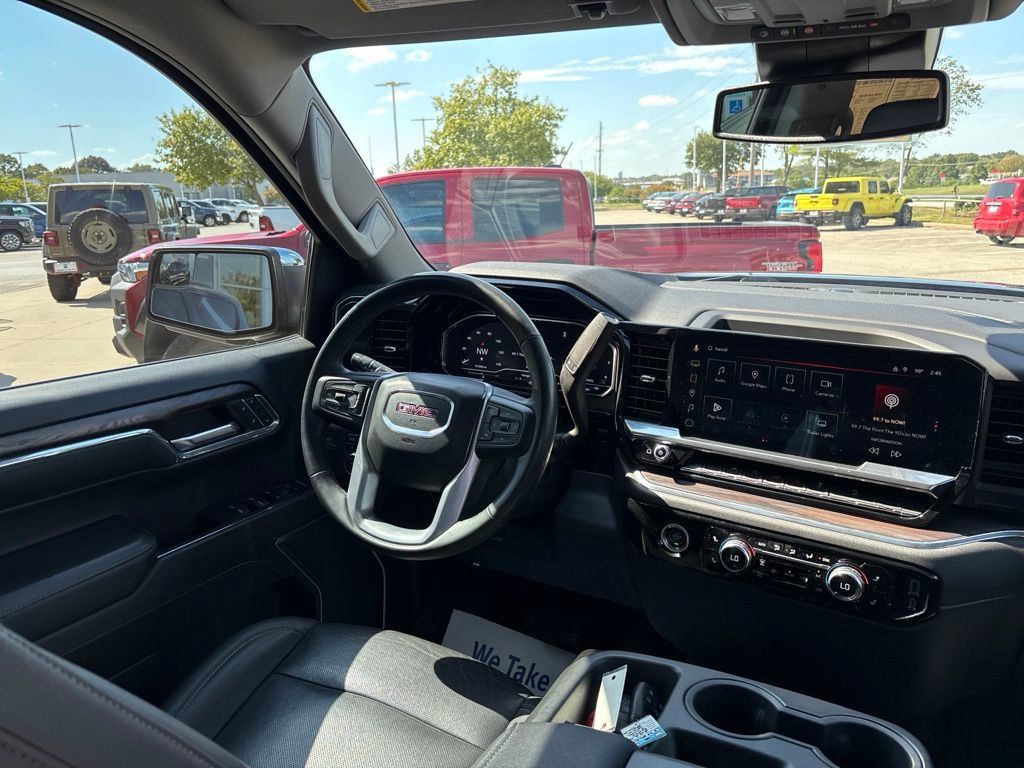 Used 2024 GMC Sierra 1500 SLT w/ X31 Off-Road Package AWD/4WD image 23