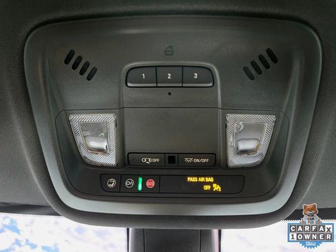 Used 2024 Chevrolet Traverse RS image 45