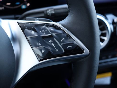 Certified 2025 Mercedes-Benz GLA 250 image 38