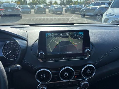 Used 2025 Nissan Sentra SV FWD image 22