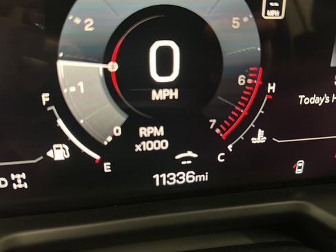 Used 2025 GMC Acadia Elevation w/ Elevation Premium Package image 12