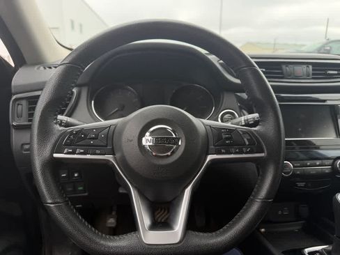 Used 2019 Nissan Rogue SV AWD/4WD image 9